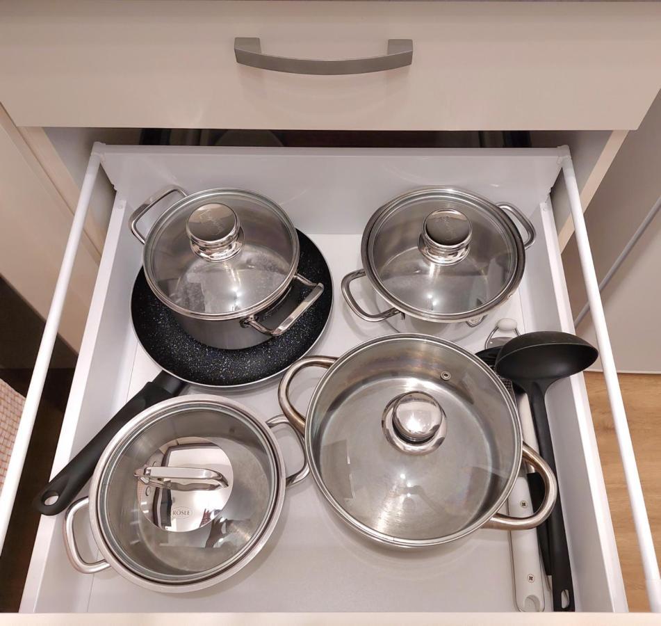 Moderne Wohnung Mit Vollausstattung In Ruhiger Lage, W-Lan Grossrohrsdorf Buitenkant foto