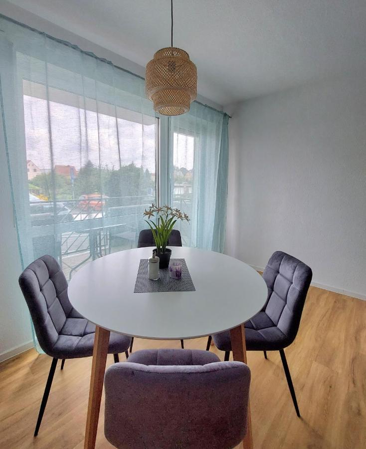 Moderne Wohnung Mit Vollausstattung In Ruhiger Lage, W-Lan Grossrohrsdorf Buitenkant foto