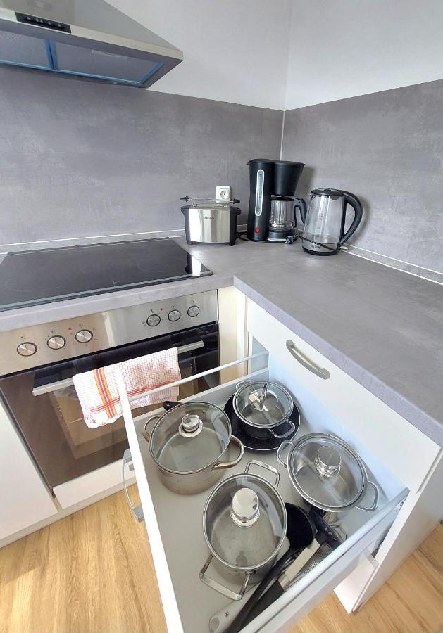 Moderne Wohnung Mit Vollausstattung In Ruhiger Lage, W-Lan Grossrohrsdorf Buitenkant foto