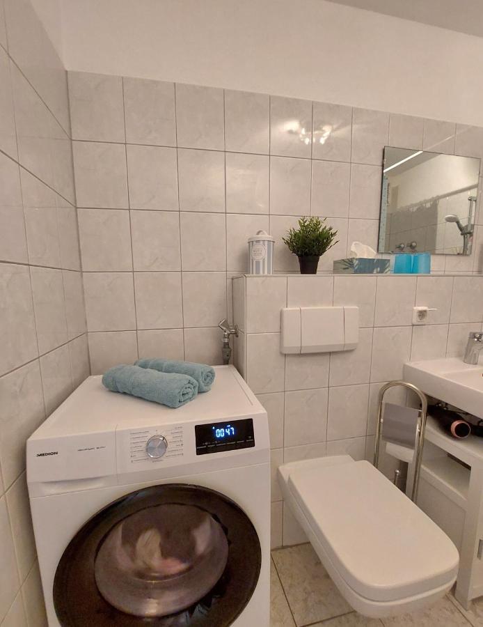 Moderne Wohnung Mit Vollausstattung In Ruhiger Lage, W-Lan Grossrohrsdorf Buitenkant foto