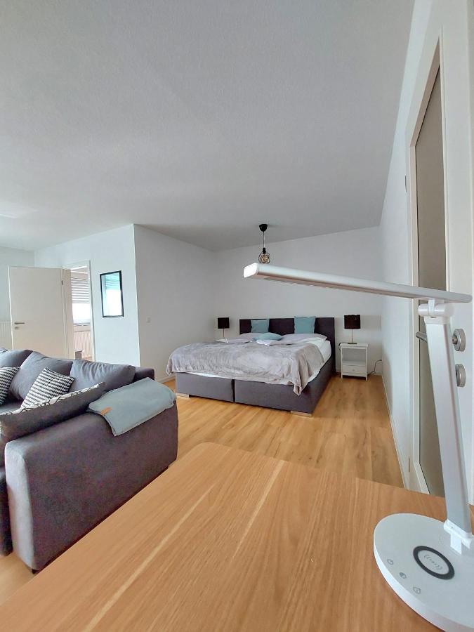 Moderne Wohnung Mit Vollausstattung In Ruhiger Lage, W-Lan Grossrohrsdorf Buitenkant foto